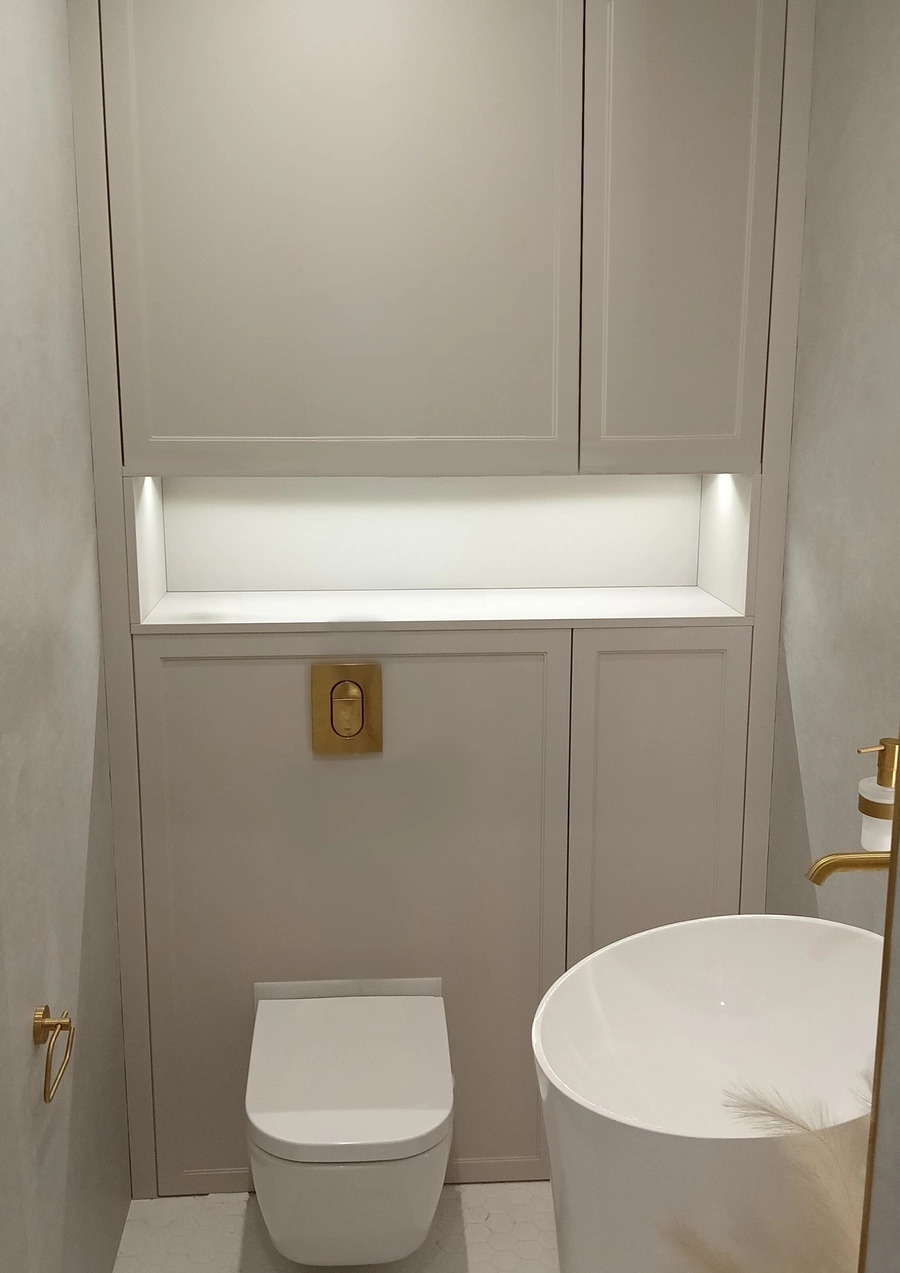 Klasyczna zabudowa łazienkowa