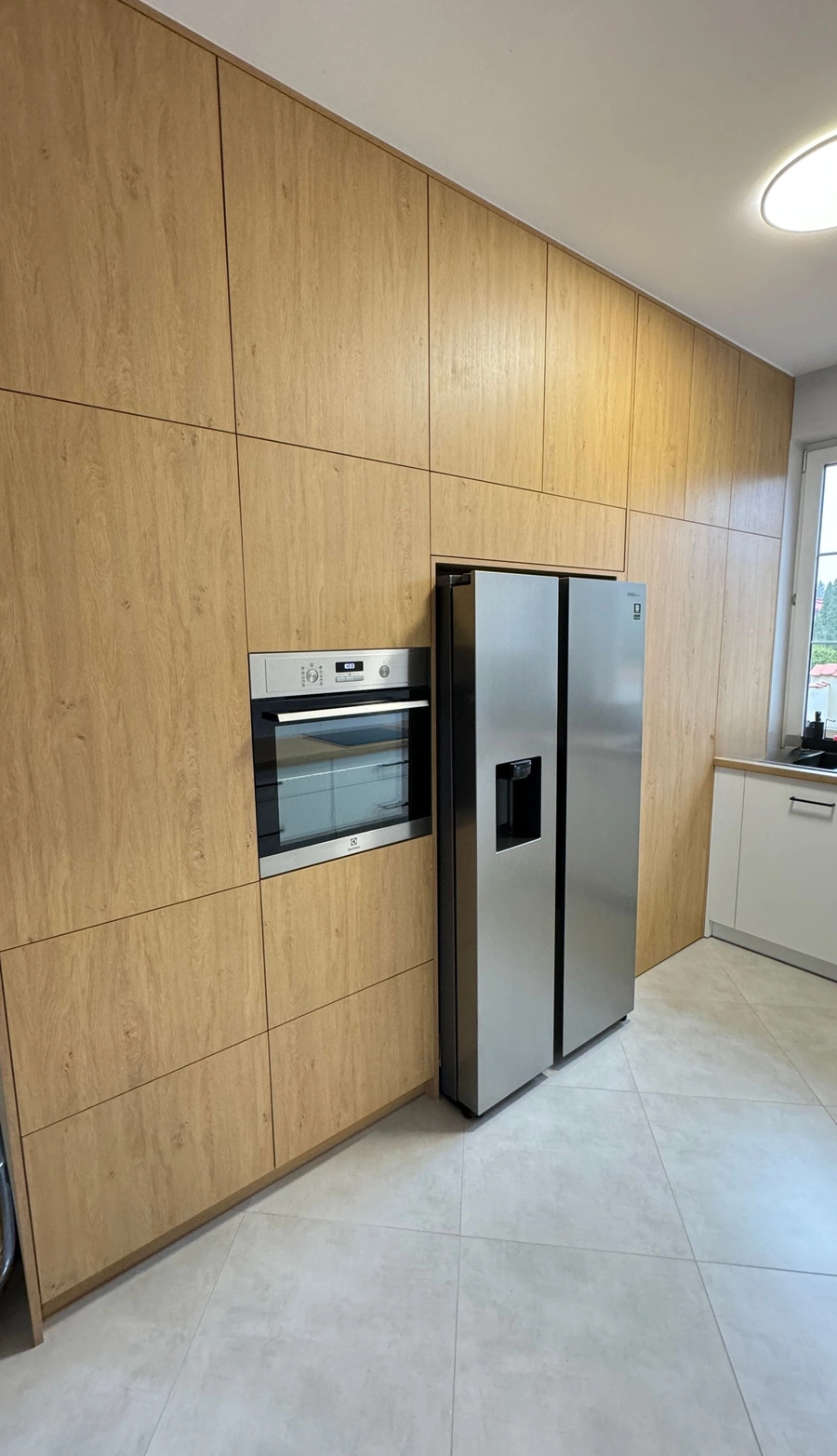 Zabudowa z ukrytą spiżarnią