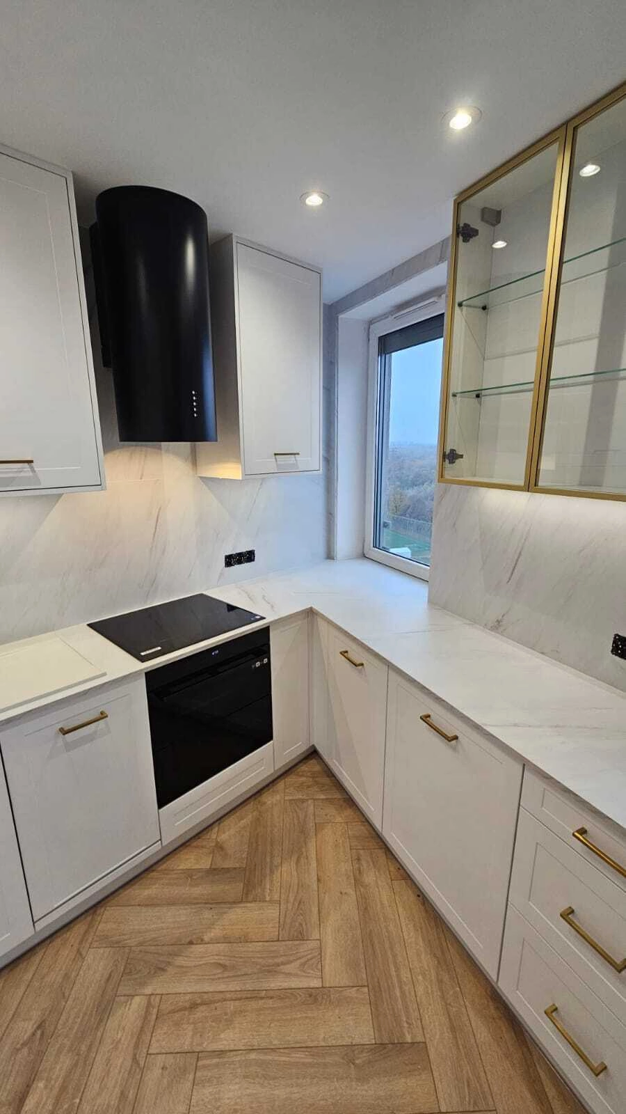 Biała frezowana kuchnia 